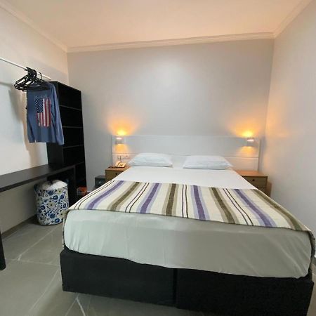 Flat - Acomoda Ate 4 Hospedes - Bairro Do Gonzaga - Santos Sp Luaran gambar