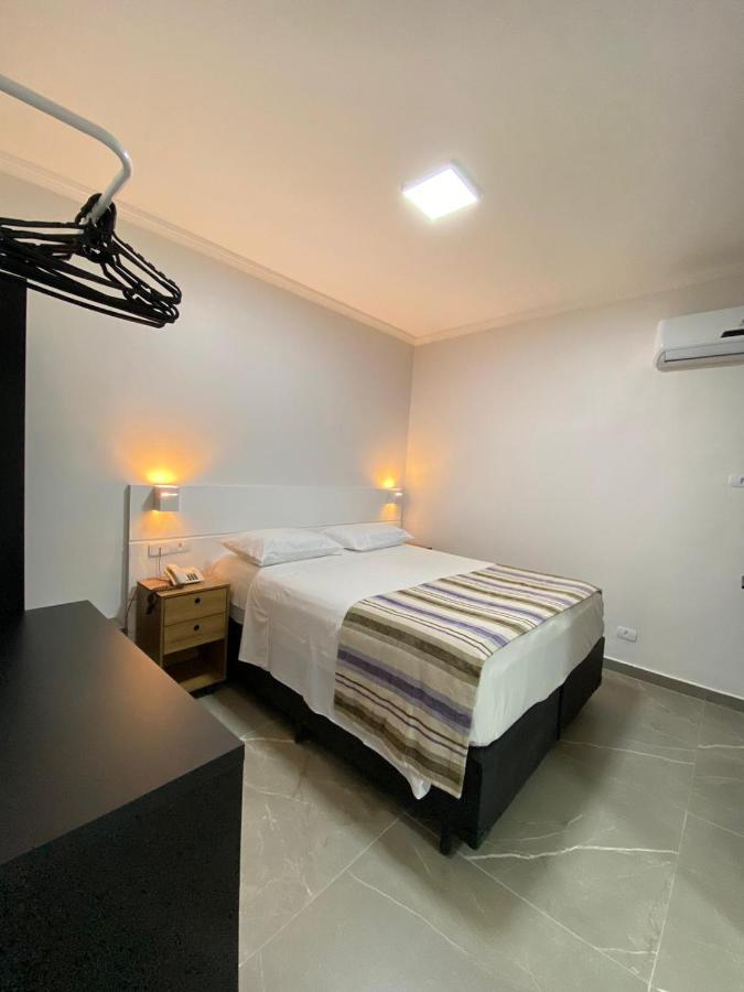 Flat - Acomoda Ate 4 Hospedes - Bairro Do Gonzaga - Santos Sp Luaran gambar